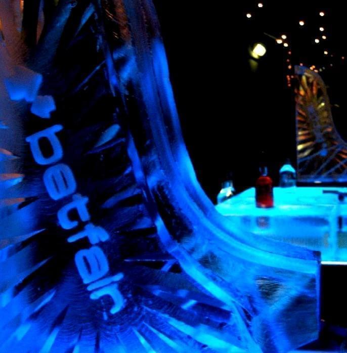 Ski Jump Ice Sculpture – VodkaLuge