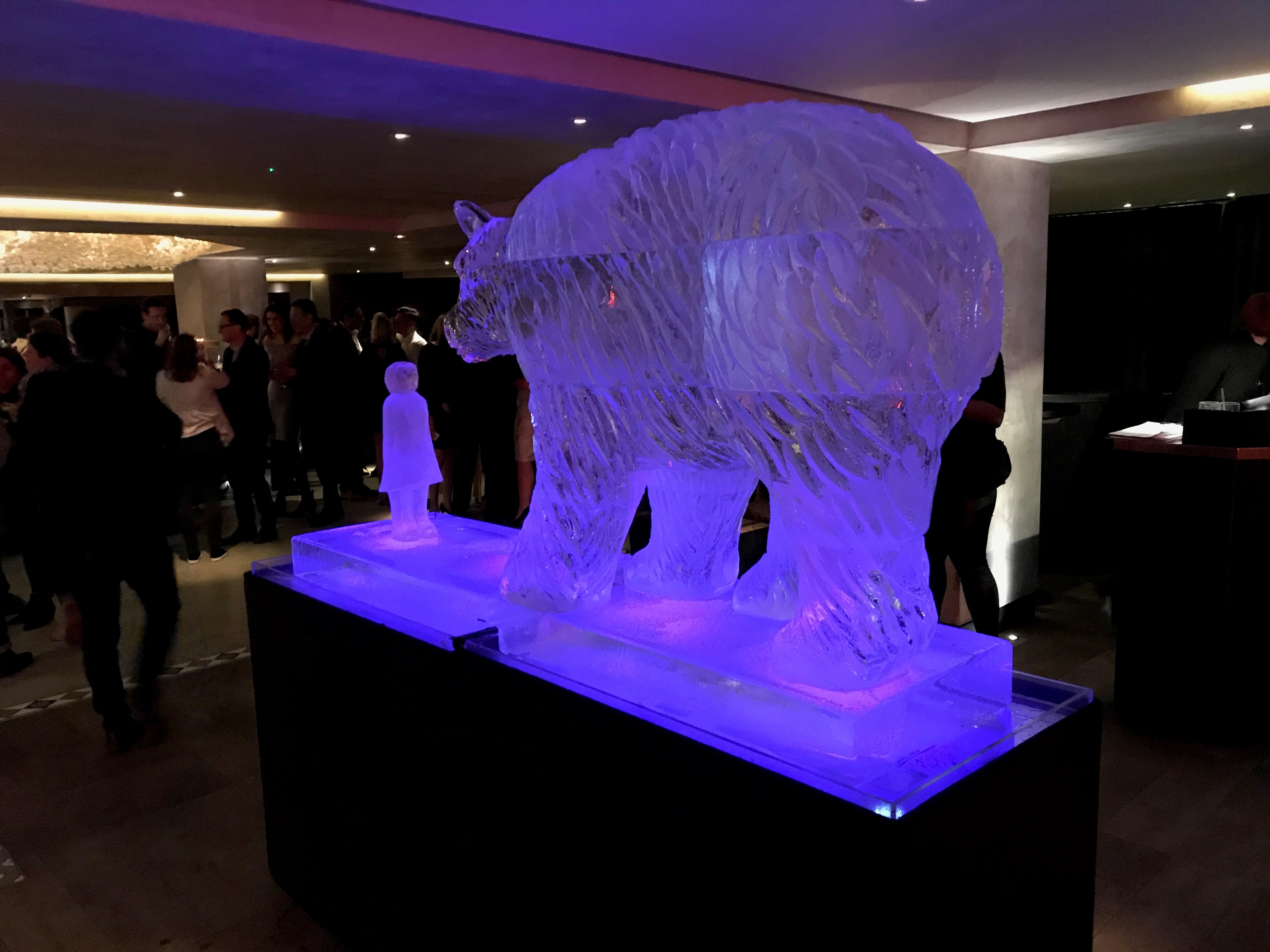 Bear and Girl ice sculpture